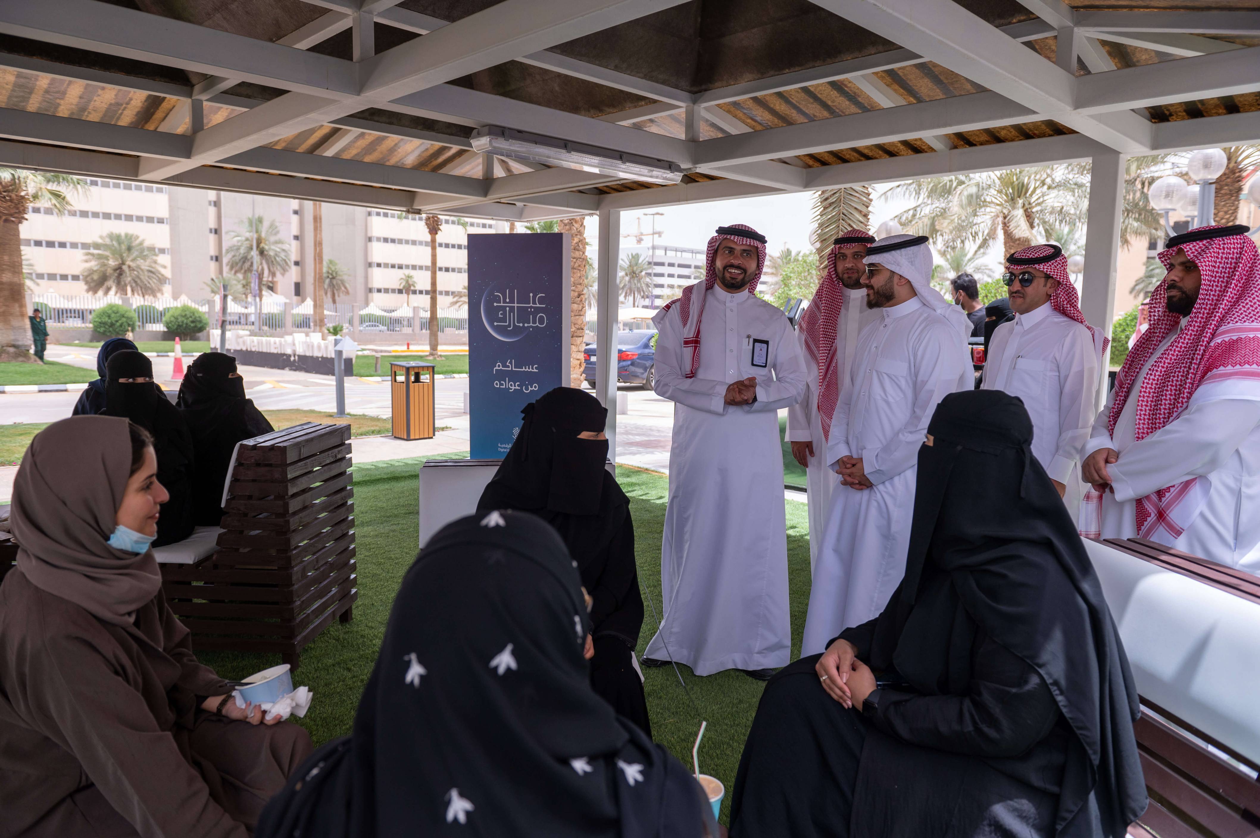 Greetings from His Excellency the Governor to the emplyees