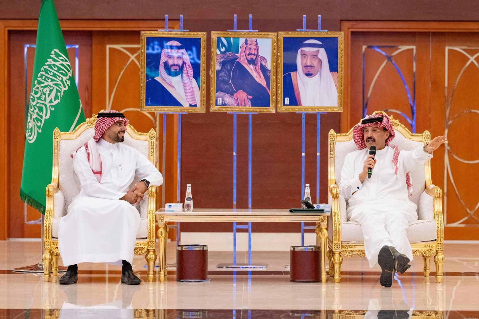 لجنة التحول الرقمي تعقد اجتماعها في منطقة عسير